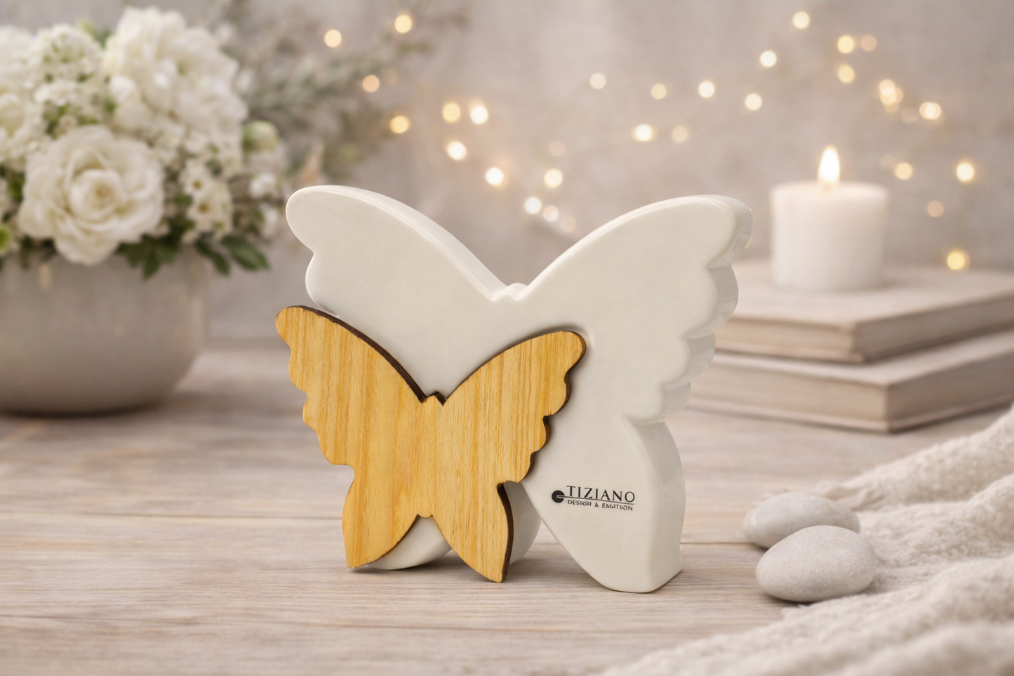 Tiziano Schmetterling „Ariana“ – Dekofigur aus Holz & Keramik, Weiß, modernes Wohnaccessoire